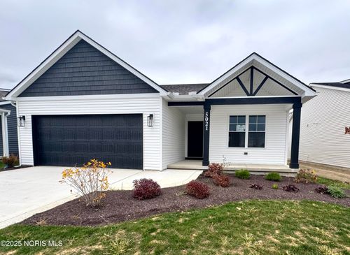 5021 Easton Dr, Oregon, OH, 43616-3024 | Card Image