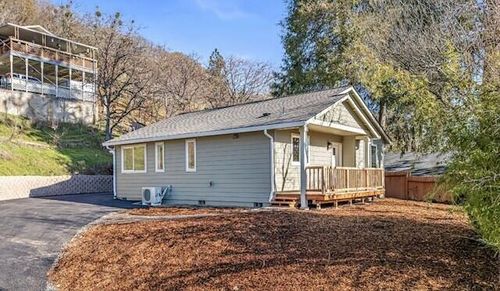 891 N 6th Ave, Gold Hill, OR, 97525-9762 | Card Image