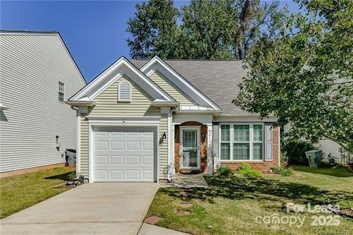 2015 Mckenzie Creek Dr, Charlotte, NC, 28270-2278 | Card Image