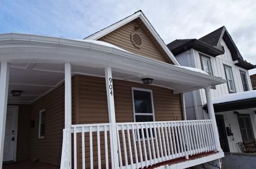 904 Pacific Ave, Kansas City, KS, 66101-3625 | Card Image
