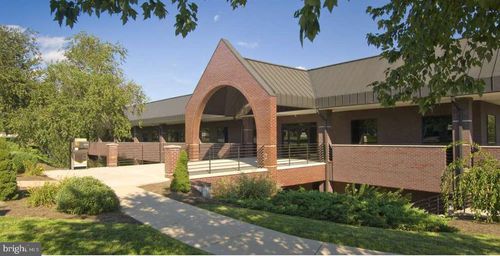 ste-200-805 Estelle Dr, LANCASTER, PA, 17601-2131 | Card Image