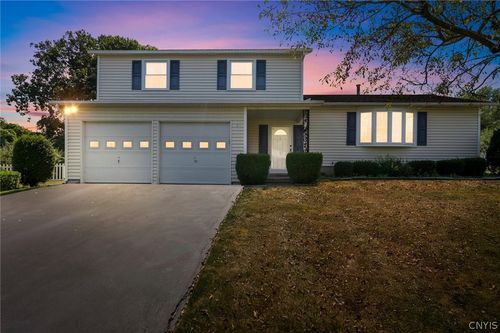 6870 Crystalwood Dr, Liverpool, NY, 13088-5902 | Card Image