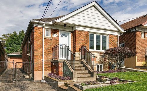 110 Cameron Ave, York, ON, M6M1R3 | Card Image