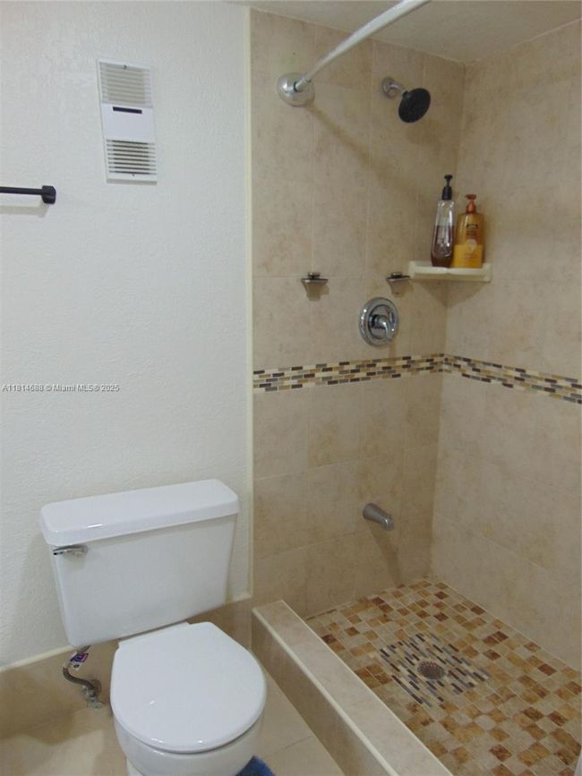 APT-205 - 1931 Sabal Palm Dr, Condo with 2 bedrooms, 2 bathrooms and null parking in Davie FL | Image 9