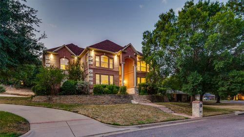 8925 Hunters Glen Trl, Fort Worth, TX, 76120-2813 | Card Image