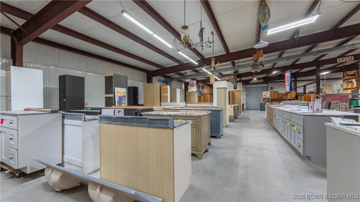 Commercial Sale in Lebanon 3