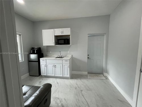 effiency-6803 Sw 158th Ave, Miami, FL, 33193-3674 | Card Image