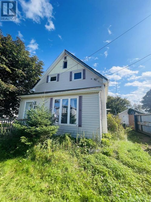 174 Borden Ave, House with 3 bedrooms, 2 bathrooms and null parking in Borden Carleton PE | Card Image