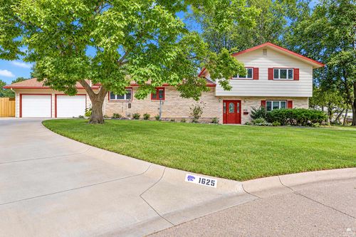 1625 Beechwood Terrace, Manhattan, KS, 66502 | Card Image