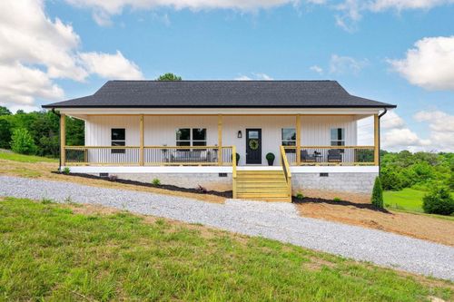 146 Young Ln, Decatur, TN, 37322-7942 | Card Image