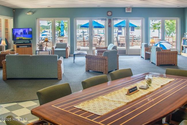 Bay Club | Image 46