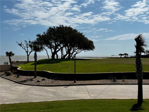 16 Royal Oaks Trl, Rockport, TX, 78382-7870 | Card Image