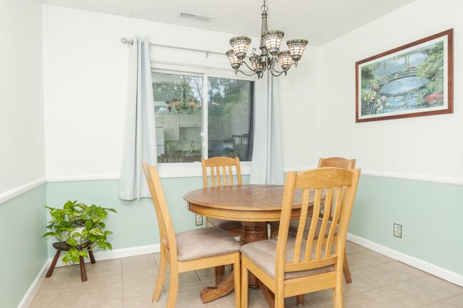 APT-20 - 109 Urban St, Home with 2 bedrooms, 1 bathrooms and 1 parking in Bloomington IL | Image 5
