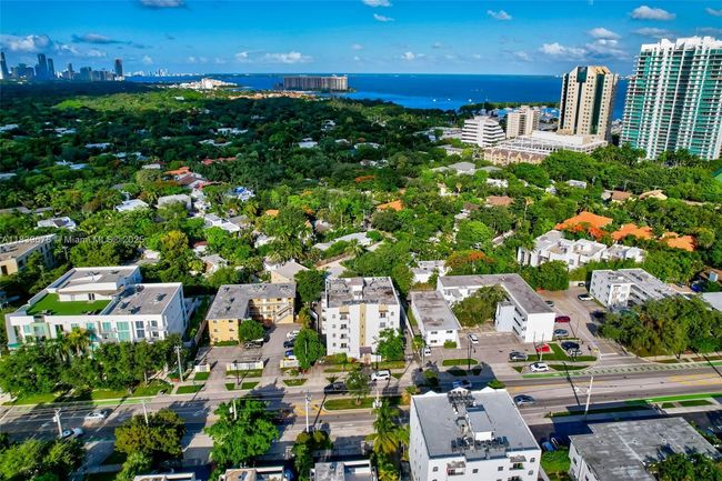 APT-402 - 3051 Sw 27 Th Ave, Condo with 1 bedrooms, 1 bathrooms and null parking in Miami FL | Image 24