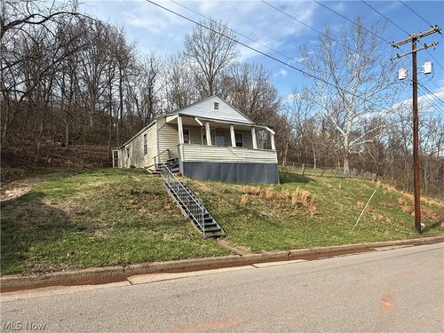 1006 Myrtle St, Parkersburg, WV, 26101-6559 | Card Image