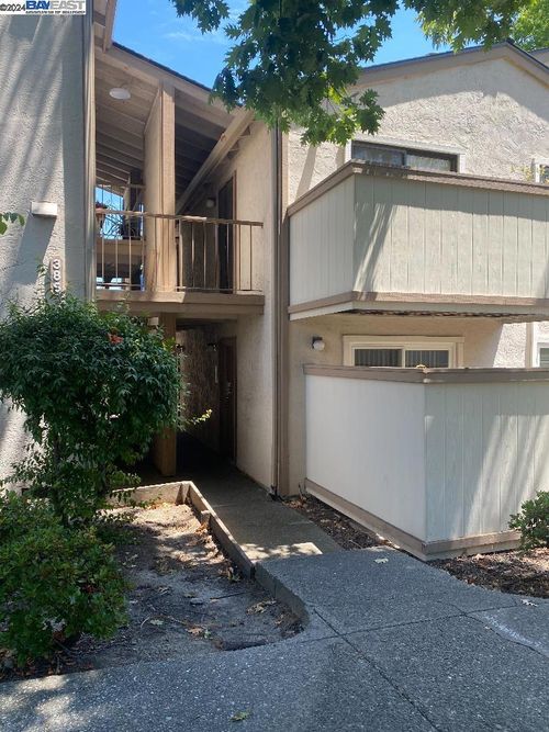 apt-7-385 Camelback Rd, Pleasant Hill, CA, 94523-1323 | Card Image