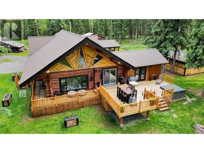 7026 Holmes Rd, House other with 4 bedrooms, 3 bathrooms and null parking in Lone Butte BC | Image 2