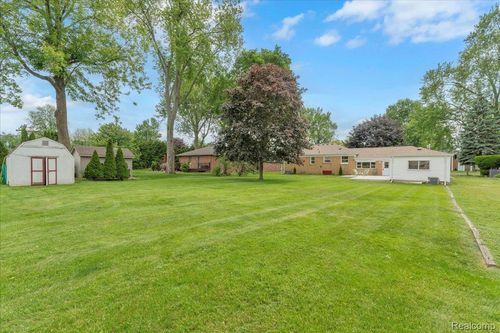 27853 Johnson Rd, Grosse Ile, MI, 48138-2016 | Card Image
