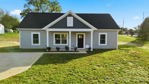128 N Main St, Granite Falls, NC, 28630-1330 | Card Image