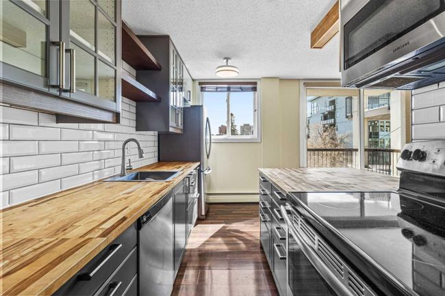 402 - 313 20 Avenue Sw, Home with 2 bedrooms, 1 bathrooms and 1 parking in Calgary AB | Image 1