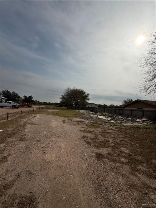 1132 N Los Ebanos Rd, Mission, TX, 78572-2524 | Card Image