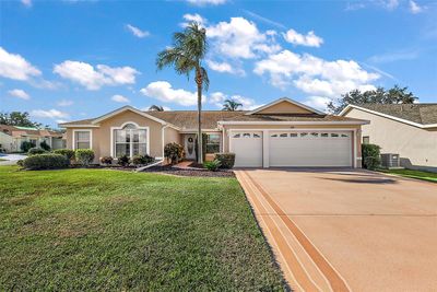 4639 Summerbridge Circle, House other with 3 bedrooms, 2 bathrooms and null parking in Leesburg FL | Image 1