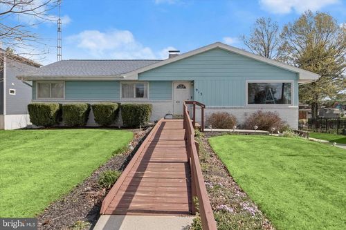 913 Gobin St, CARLISLE, PA, 17013-1516 | Card Image