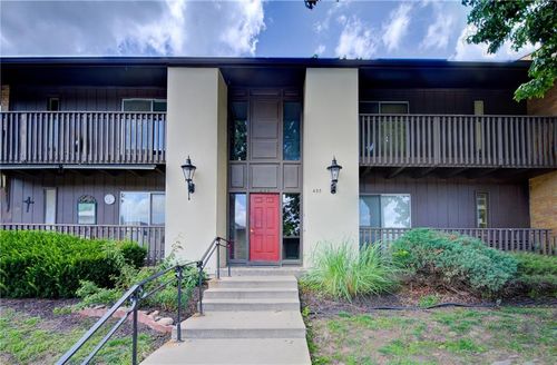 c-433 W 104th St, Kansas City, MO, 64114-4630 | Card Image
