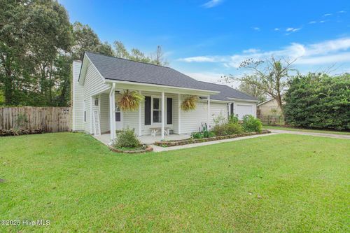 406 Hunting Green Dr, Jacksonville, NC, 28546-9133 | Card Image