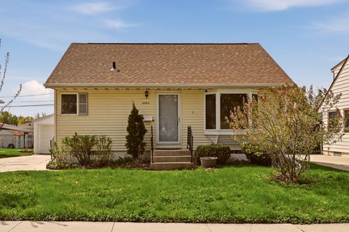 2004 18th St Nw, Rochester, MN, 55901-7913 | Card Image