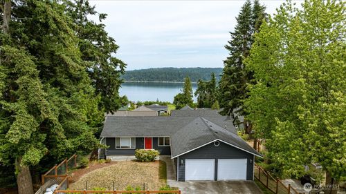 5055 Honeymoon Bay Rd, Freeland, WA, 98249-9789 | Card Image
