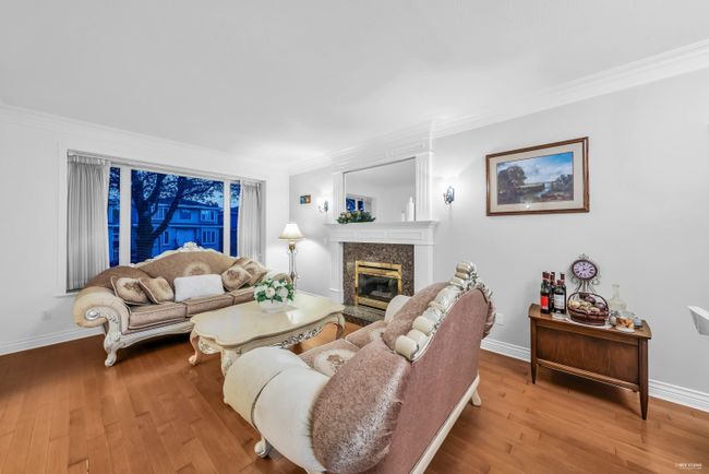 3919 Pine Street, House other with 6 bedrooms, 5 bathrooms and 3 parking in Burnaby BC | Image 10