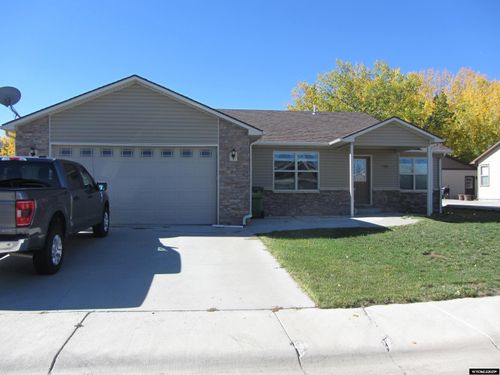 928 Meadowlark Dr, Douglas, WY, 82633-1901 | Card Image