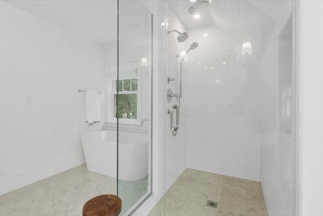 1040 Main St, House other with 3 bedrooms, 3 bathrooms and 6 parking in Hingham MA | Image 28