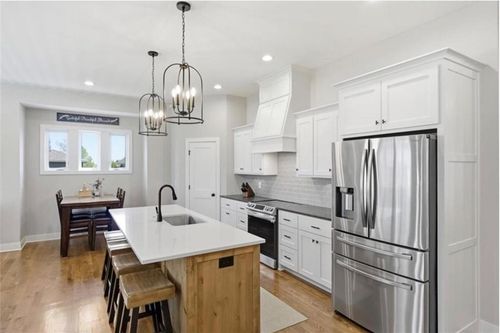 21010 W 225th St, Spring Hill, KS, 66083-9503 | Card Image