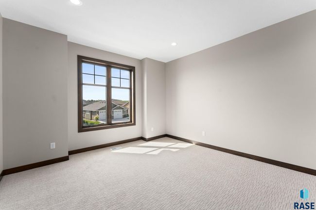 8619 W Shoreline Pl, Townhouse with 3 bedrooms, 3 bathrooms and null parking in Sioux Falls SD | Image 16
