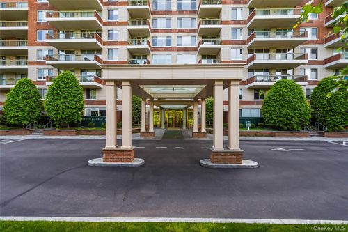 517-111 Cherry Valley Ave, Garden City, NY, 11530-1573 | Card Image