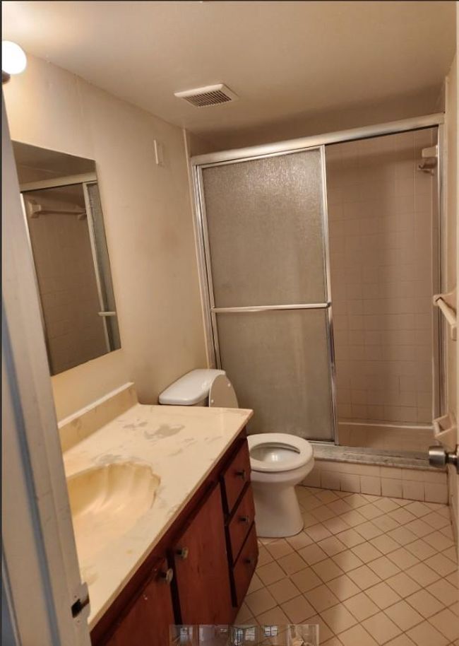 APT-204 - 109 Lake Emerald Dr, Condo with 2 bedrooms, 2 bathrooms and null parking in Oakland Park FL | Image 7