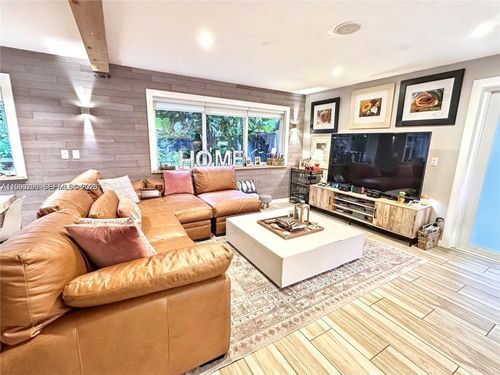1115-1115 Meridian Ave, Miami Beach, FL, 33139-4524 | Card Image