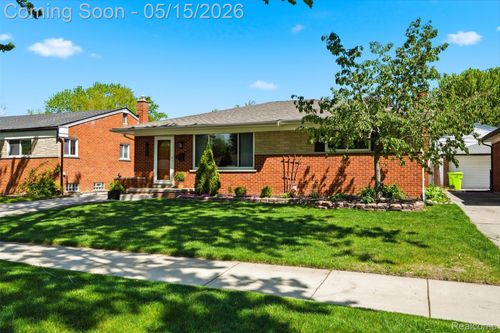 1333 Fontaine Ave, Madison Heights, MI, 48071-4820 | Card Image