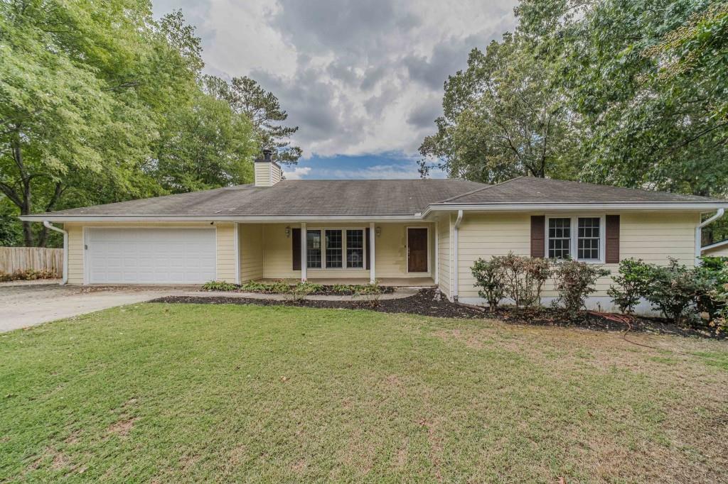 Laurel Ct, Lawrenceville, GA 30043