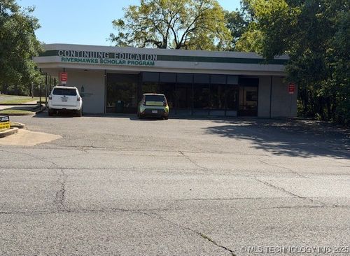 512 N Muskogee Ave, Tahlequah, OK, 74464-2638 | Card Image