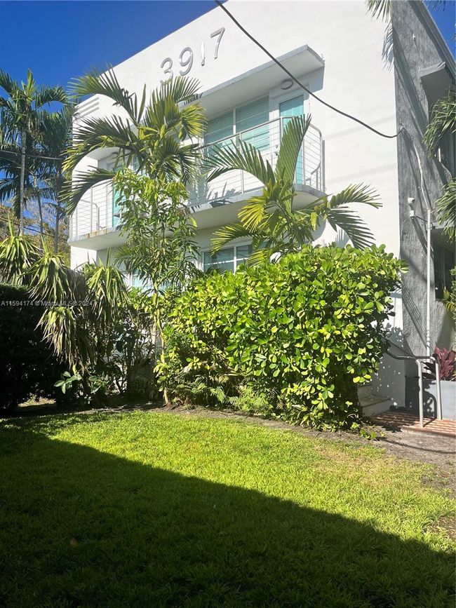 102 - 3917 N Meridian Ave, Condo with 1 bedrooms, 1 bathrooms and null parking in Miami Beach FL | Image 1