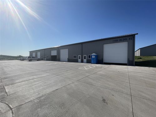 b2-100-1105 Wright Bros Boulevard Sw, Cedar Rapids, IA, 52404 | Card Image