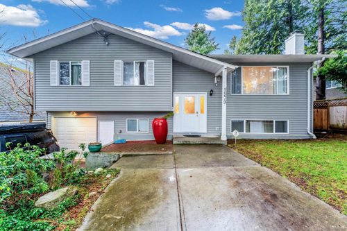 1579 136 St, Surrey, BC, V4A5H3 | Card Image