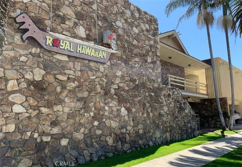 apt-17-220 12th St, Huntington Beach, CA, 92648-4870 | Card Image