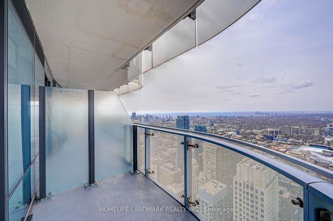 6108 - 1 Bloor St E, Condo with 2 bedrooms, 2 bathrooms and 1 parking in Toronto ON | Image 35