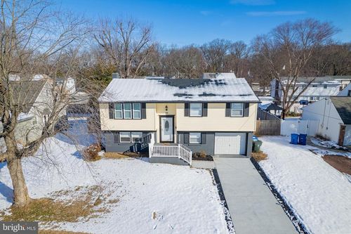 33 Sycamore Dr, BURLINGTON, NJ, 08016-3137 | Card Image