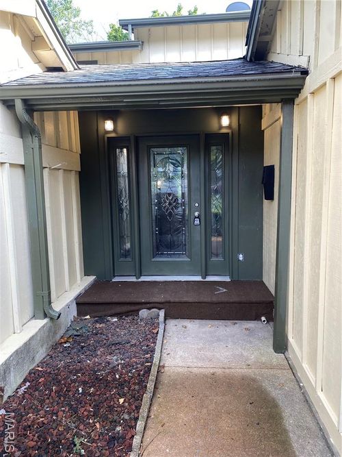 11002 Thousand Oaks Dr, Saint Louis, MO, 63136-5823 | Card Image