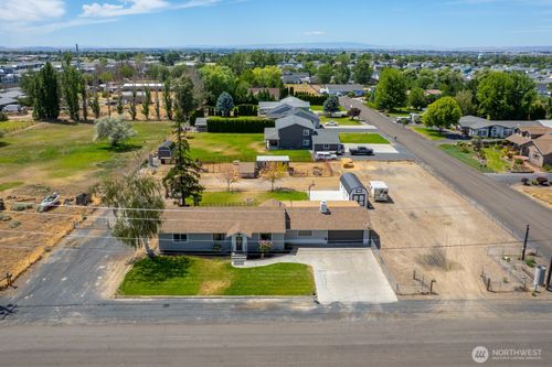 2096 Hamilton Rd Ne, Moses Lake, WA, 98837-9739 | Card Image